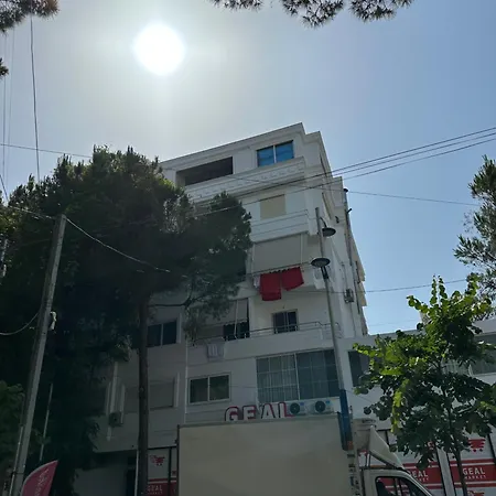 Top Floor Fafa Premium With Elevator Lejlighed Golem (Tirana)