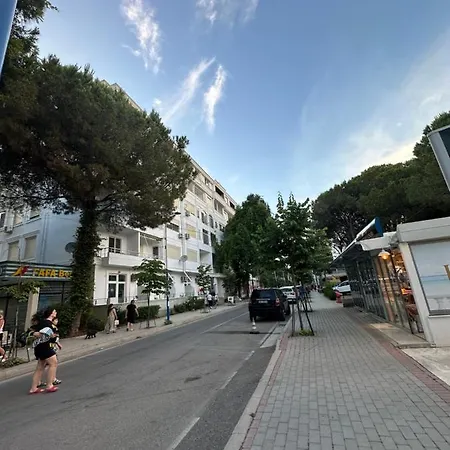 Apartamento Top Floor Fafa Premium With Elevator Golem (Tirana)