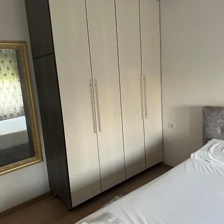 Apartamento Top Floor Fafa Premium With Elevator Golem (Tirana)