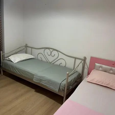 Top Floor Fafa Premium With Elevator Golem (Tirana)
